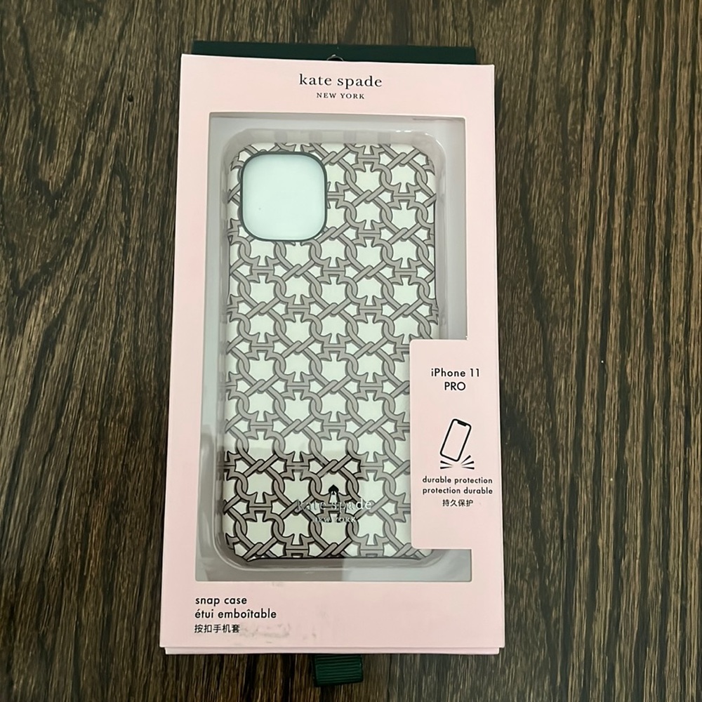 👗NWT Kate spade iPhone 11 PRO phone case. New in box. Never used.